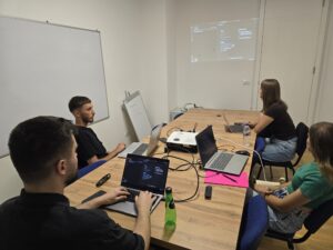 Read more about the article Ka nisur grupi i korrikut për Python në ROI Academy